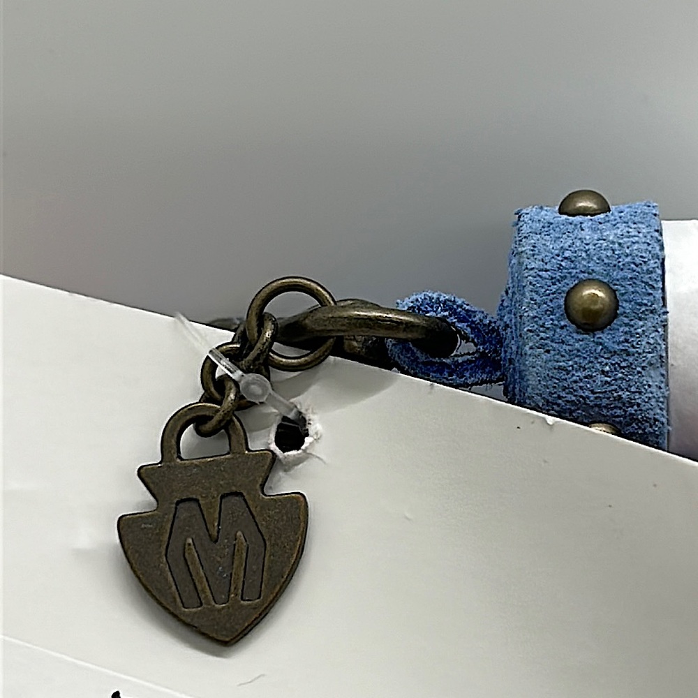 Minnetonka NWT Beautiful Light Blue Leather Crossbody Bag Purse 🌺🌺 - Picture 6 of 7